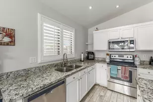 2403 E Rosemonte Dr, Phoenix, AZ 85050 - Photo 8