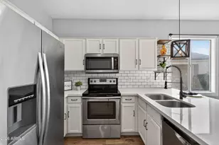 8921 N 65th Dr, Glendale, AZ 85302 - Photo 12