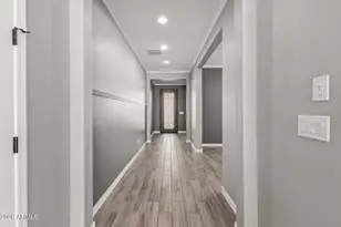 9785 W Robin Ln, Peoria, AZ 85383 - Photo 4