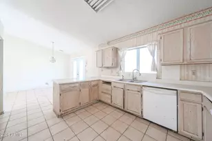 8106 W Wethersfield Rd, Peoria, AZ 85381 - Photo 30