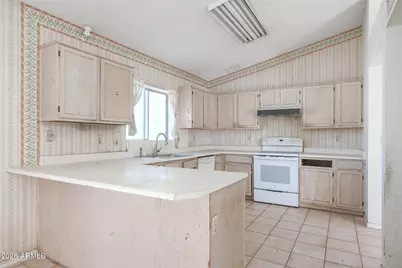 8106 W Wethersfield Road, Peoria, AZ 85381 - Photo 28