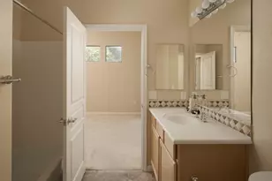 2989 N 44th St, Phoenix, AZ 85018 - Photo 14