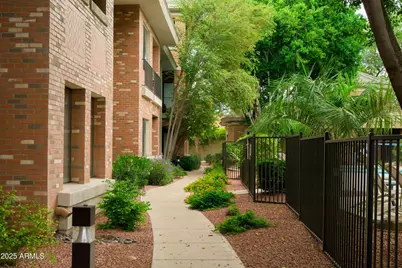 2989 N 44th Street #Unit 2001, Phoenix, AZ 85018 - Photo 26