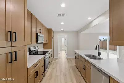 4331 N 70th Avenue, Phoenix, AZ 85033 - Photo 12