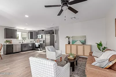 6421 S 23rd Street # B, Phoenix, AZ 85042 - Photo 4