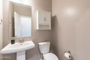 2334 E Huntington Dr, Phoenix, AZ 85040 - Photo 16