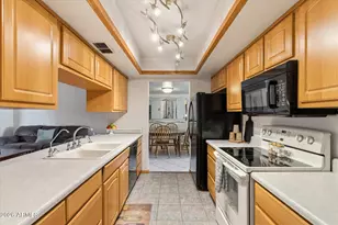 5231 W Port Au Prince Ln, Glendale, AZ 85306 - Photo 2