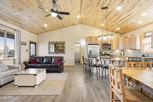 2718 Church Ln, Overgaard, AZ 85933 - Photo 4