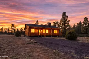 2718 Church Ln, Overgaard, AZ 85933 - Photo 2