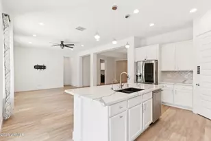 22721 N 34th St, Phoenix, AZ 85050 - Photo 14