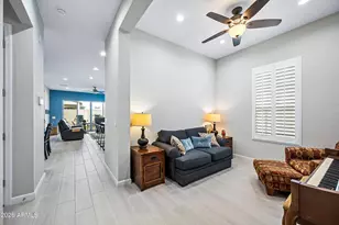 10544 W Harmony Ln, Peoria, AZ 85382 - Photo 2