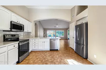 15690 W Earll Drive, Goodyear, AZ 85395 - Photo 10