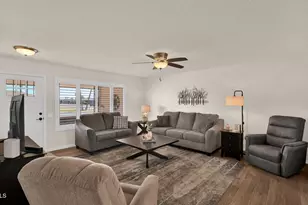 9822 W Long Hills Dr, Sun City, AZ 85351 - Photo 4