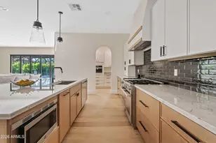 4348 E Mitchell Dr, Phoenix, AZ 85018 - Photo 12