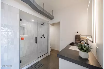 207 W Clarendon Avenue #B22, Phoenix, AZ 85013 - Photo 14