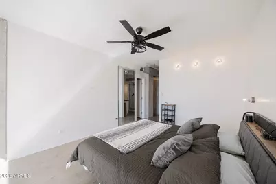 207 W Clarendon Avenue #B22, Phoenix, AZ 85013 - Photo 12