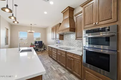 7124 S 257th Drive, Buckeye, AZ 85326 - Photo 10