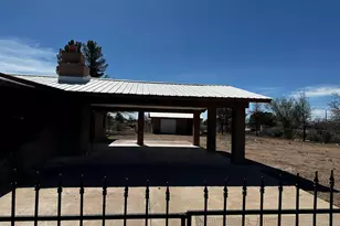 217 E 21st St, Douglas, AZ 85607 - Photo 2