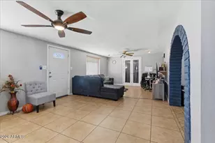 1923 N 44th Pl, Phoenix, AZ 85008 - Photo 8