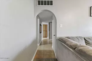 1923 N 44th Pl, Phoenix, AZ 85008 - Photo 12