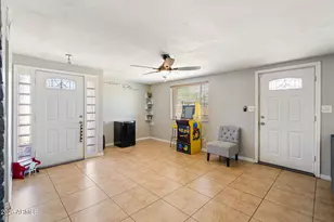 1923 N 44th Pl, Phoenix, AZ 85008 - Photo 12