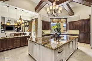 8111 N 62nd Pl, Paradise Valley, AZ 85253 - Photo 10