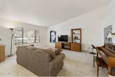 513 W Silver Creek Road, Gilbert, AZ 85233 - Photo 4