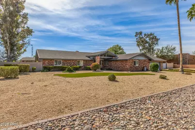 4933 W Fallen Leaf Lane, Glendale, AZ 85310 - Photo 4