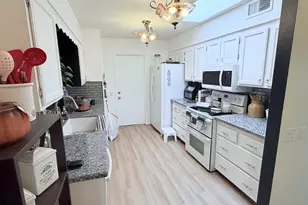 9728 W Briarwood Cir, Sun City, AZ 85351 - Photo 34