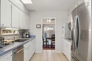 10520 W White Mountain Rd, Sun City, AZ 85351 - Photo 14