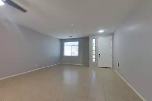 43633 W Cydnee Dr, Maricopa, AZ 85138 - Photo 2