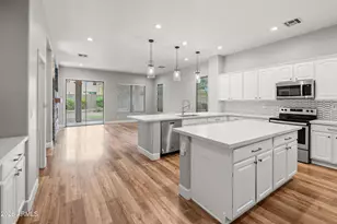 2403 W Kit Carson Ct, Phoenix, AZ 85086 - Photo 6