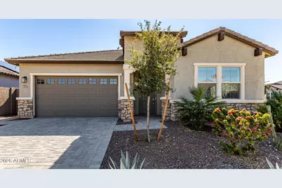 18427 W Clinton Street, Surprise, AZ 85388 - Photo 2