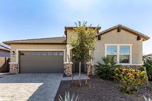 18427 W Clinton St, Surprise, AZ 85388 - Photo 2