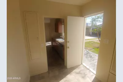 539 W Wilshire Drive, Phoenix, AZ 85003 - Photo 14