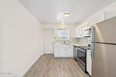 1707 N 18th Street #B9, Phoenix, AZ 85006 - Photo 8