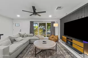 3938 E Cheery Lynn Rd, Phoenix, AZ 85018 - Photo 12