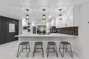 3938 E Cheery Lynn Rd, Phoenix, AZ 85018 - Photo 2