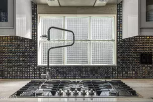 8614 E Berridge Ln, Scottsdale, AZ 85250 - Photo 14