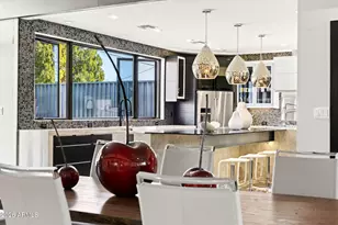 8614 E Berridge Ln, Scottsdale, AZ 85250 - Photo 26