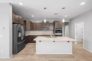 18167 W Robin Ln, Surprise, AZ 85387 - Photo 10