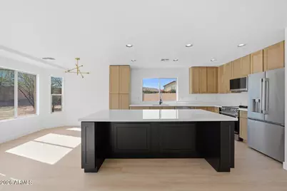 3005 W Shumway Farm Road, Phoenix, AZ 85041 - Photo 2