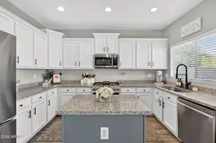 118 W Dragon Tree Ave, Queen Creek, AZ 85140 - Photo 2