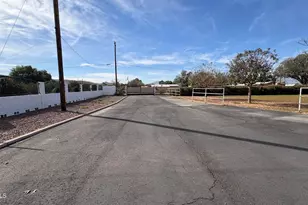 9427 S 51st Ave, Laveen, AZ 85339 - Photo 12