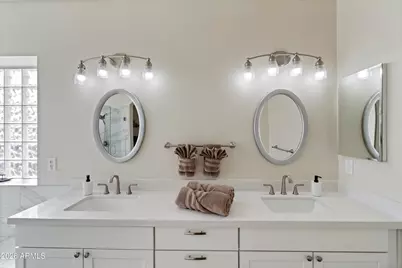 1335 E Horseshoe Avenue, Gilbert, AZ 85296 - Photo 42