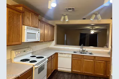 10289 N 115th Drive, Youngtown, AZ 85363 - Photo 6