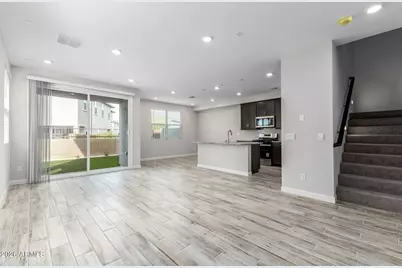 21114 N 58th Way, Phoenix, AZ 85054 - Photo 4