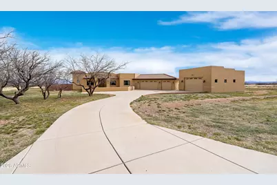 8585 S Palisades Drive, Hereford, AZ 85615 - Photo 2