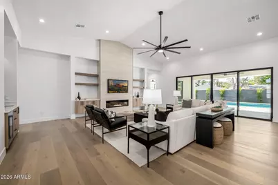 3028 N 47th Place, Phoenix, AZ 85018 - Photo 18