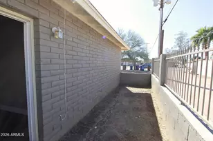 550 W 9th St, Mesa, AZ 85201 - Photo 8